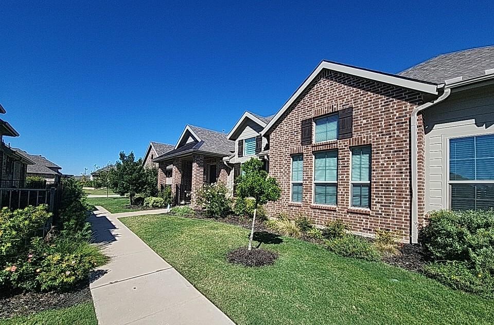 612 Cloverleaf Drive
