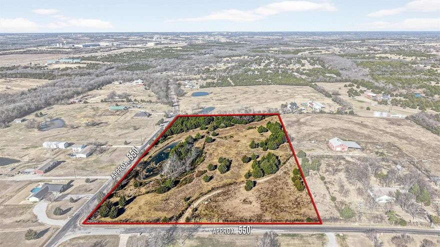 THIS IS A RARE FIND FOR A 10.1 TO ACRE TRACT OF LAND LOCATED IN AN AREA OF NICE HOMES.  BUY THIS AND BUILD YOUR DREAM HOME WITH PLENTY OF LAND TO DO WHAT YOUR HEART DESIRES.

****** FOR AERIAL PHOTO'S OF THE PROPERTY GO TO toweryrealty.com then go to LISTINGS and then CURRENT LISTINGS.                                THE PROPERTY HAS APPROXIMATE DIMENTIONS 550 ft - 850 ft. ON SHEPHERD DRIVE and STARK LANE.