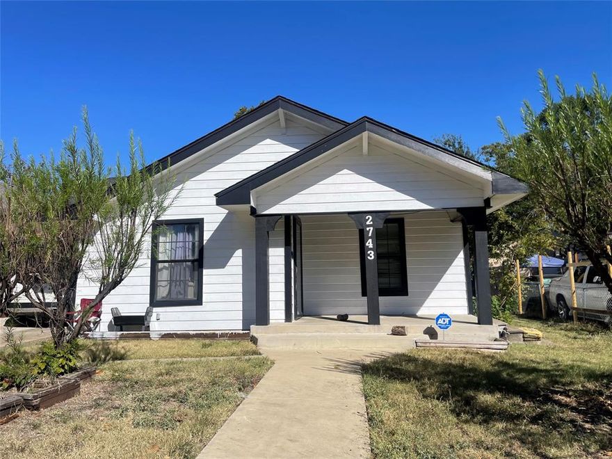 Home is currently being leased.  Pictures Coming Soon.  Showings Begin Saturday Oct 25 2025.