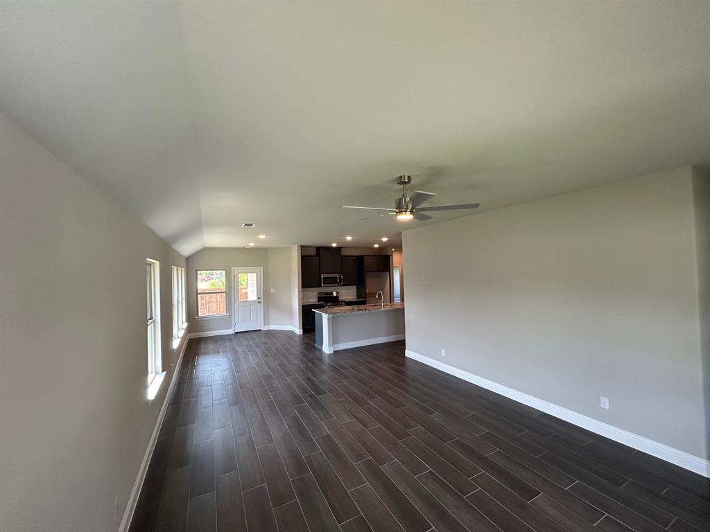 Trenton, Texas 75490, United States, 3 Bedrooms Bedrooms, ,2 BathroomsBathrooms,Residential,Active,21127