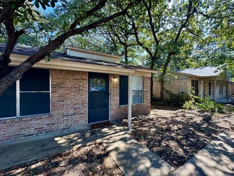 627 Mcqueary Street Arlington TX 76012