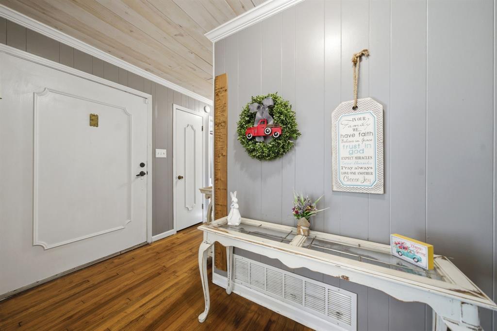 1704 S Houston Street