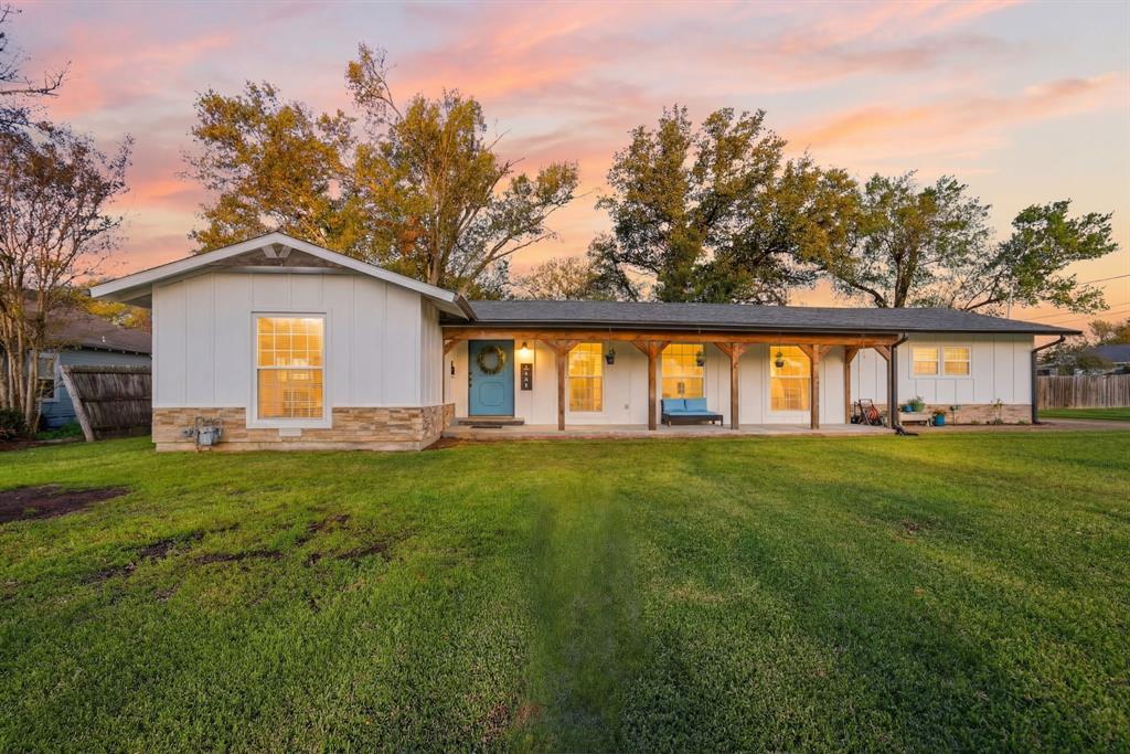 1704 S Houston Street