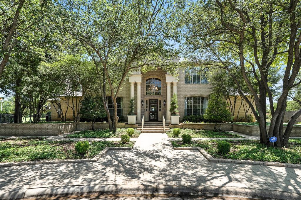 3 Glen Abbey Court