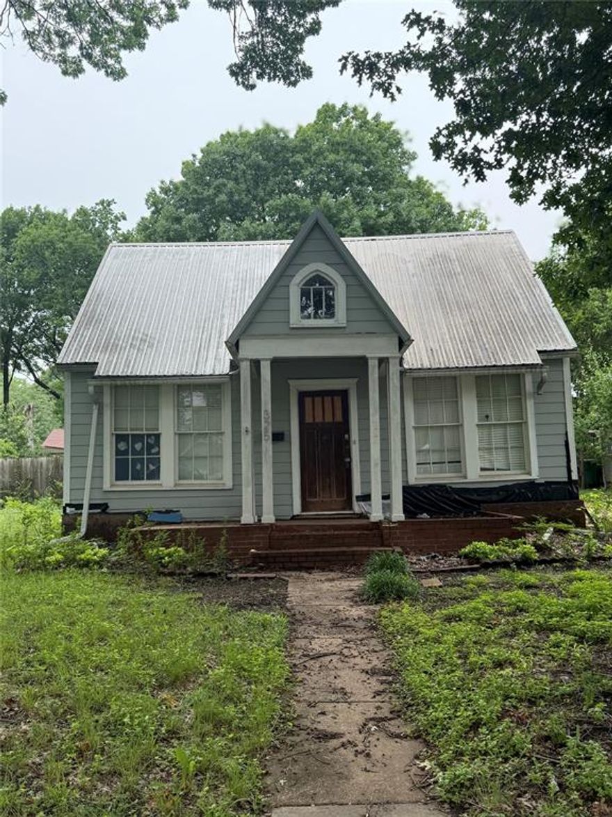 APPROVED TO BE SOLD FOR $76,000 BELOW 2025 ASSESSED VALUE!!!!!! 2Bed 2Bath Home located in the Trinity Heights-Rev Subdivision of Waxahachie. Offering nearly a quarter of an acre, TONS of potential and instant equity with plenty of room to grow and add value. This flexible layout includes a spacious primary suite and main living area. This home is ideal for buyers ready to roll up their sleeves and personalize. This home has tremendous ROI potential for either long-term holding or short turn over. Requiring some repairs however, this property is a hidden jewel.