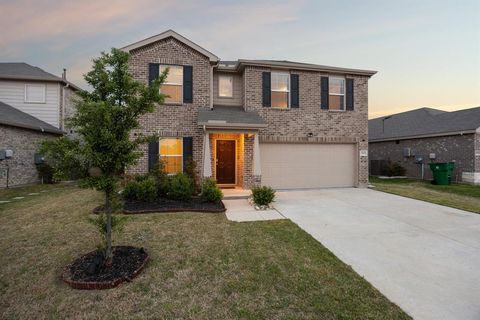 Photo of 805 Harefield Ln, Haslet, TX 76052 (MLS # 21228213)