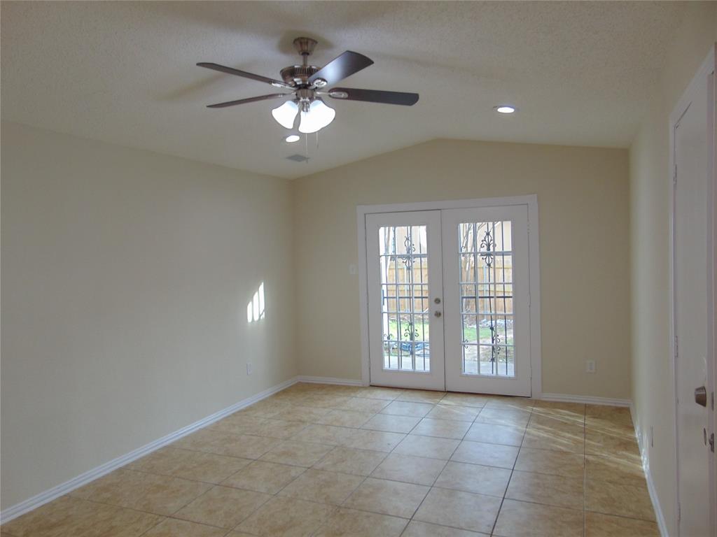 Williamsburg Square - Residential