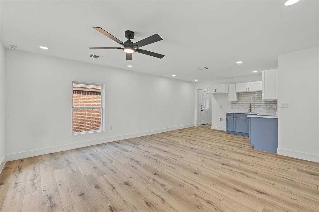 3113 Avenue I