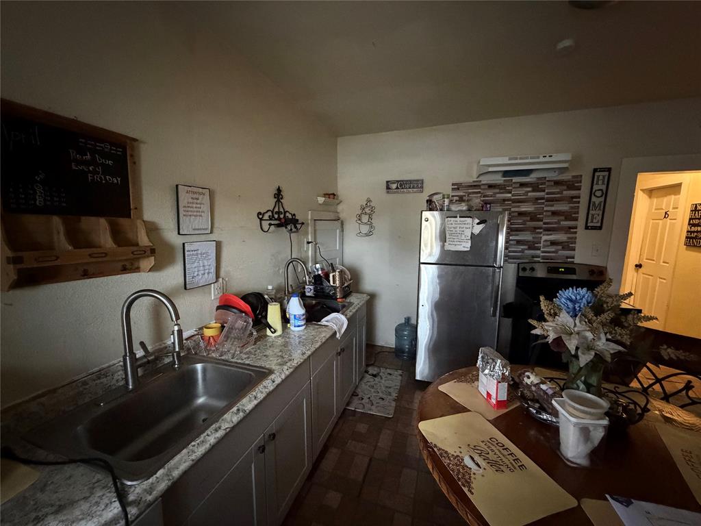 3528 Colonial Avenue