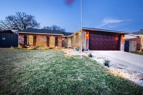 3809 Walnut Drive, Bedford, TX 76021 - #: 20455982