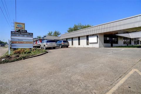 Photo of 401 W Centerville Road #1, Garland, TX 75041 (MLS # 20920738)