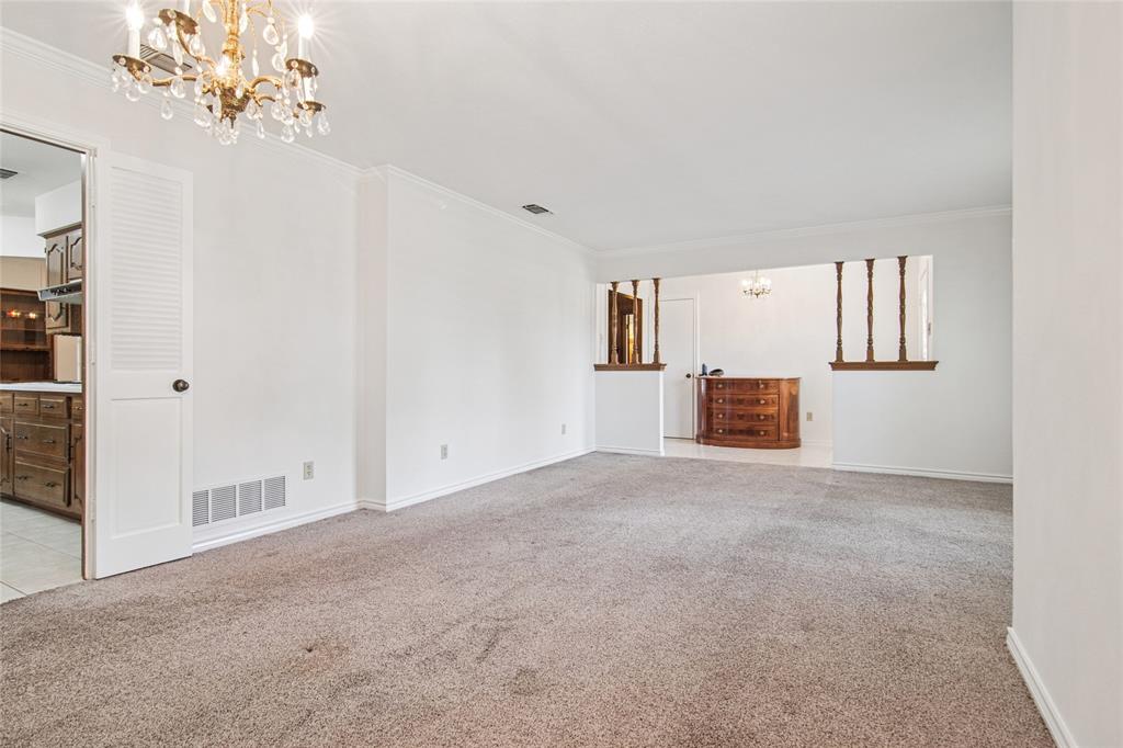 609 E Spring Valley Road