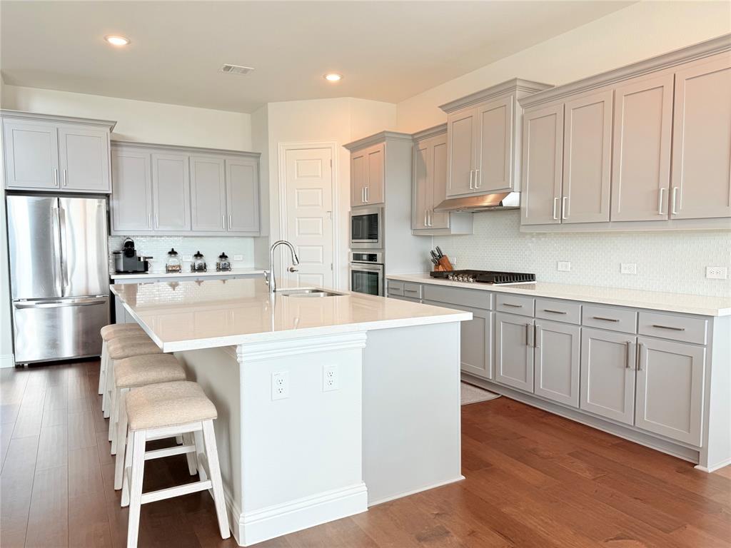 902 Lannister Street