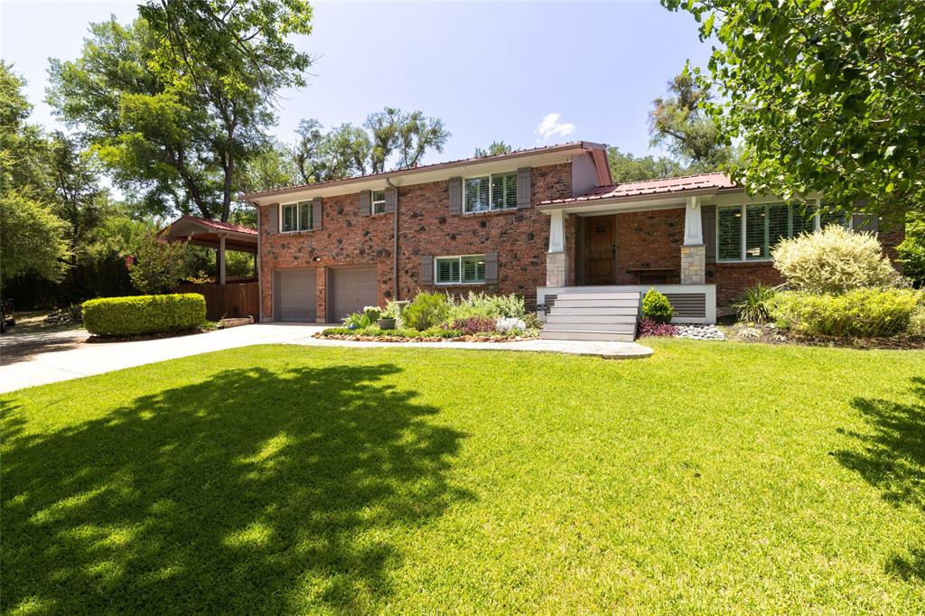 211 Crest Ridge Circle