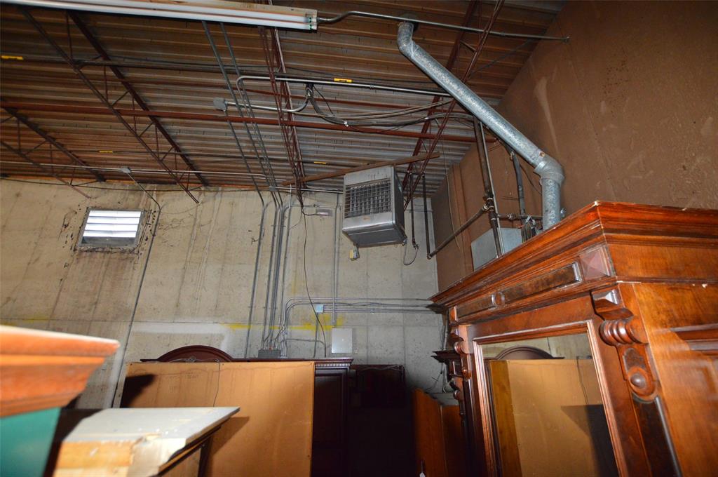 Dalworth Indust District - Commercial Sale