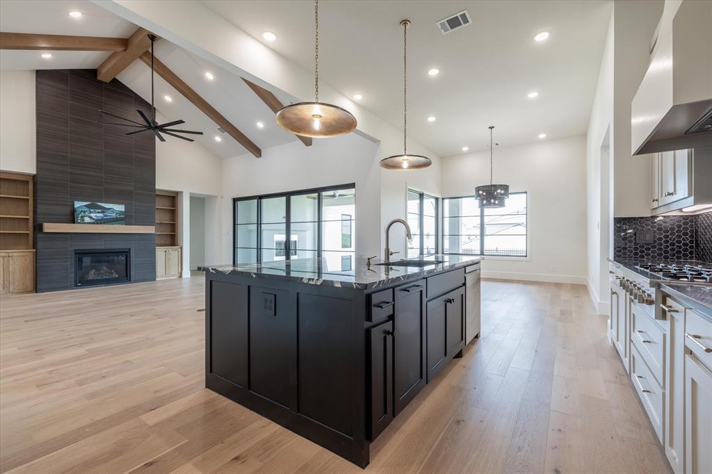 Montrachet - Residential