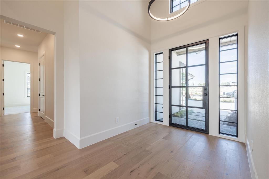 Montrachet - Residential