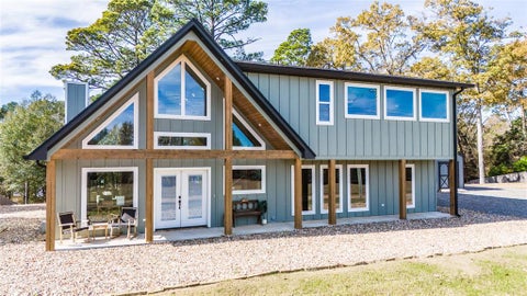 Photo of 449 Lakeview Circle, Jefferson, TX 75657 (MLS # 21388716)
