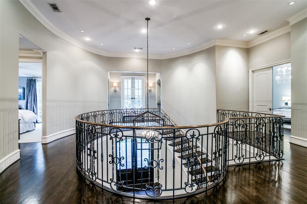 Windsor Place - Residential