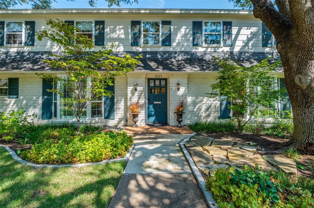 7127 Stonetrail Drive