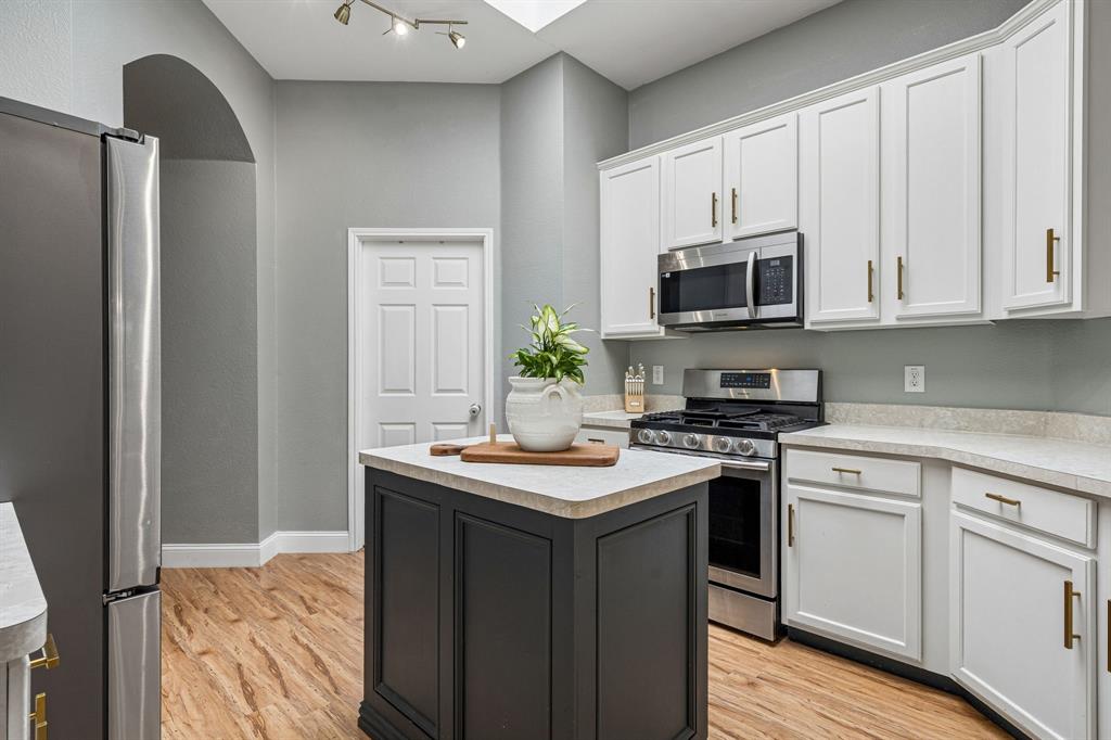 6509 Lake Forest Lane