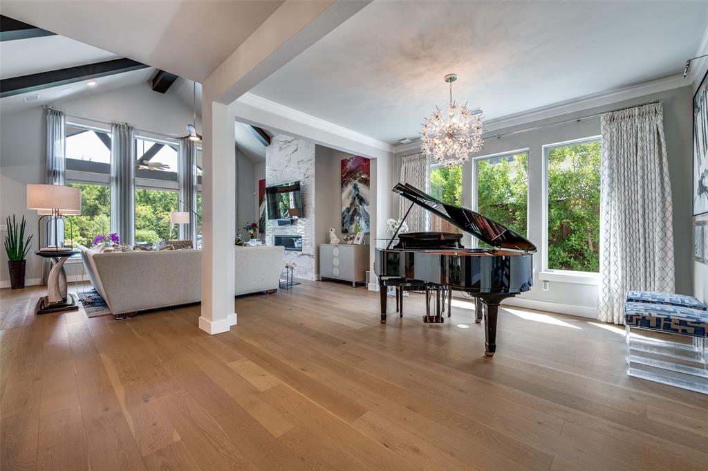 8138 Edgefield Court