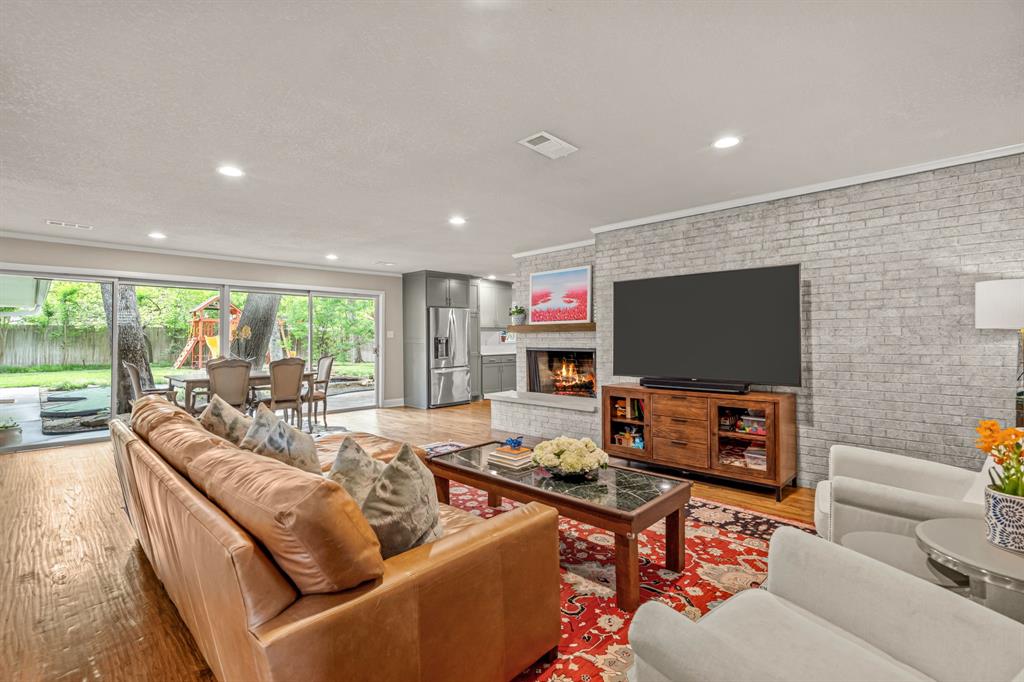 3200 Spanish Oak Drive