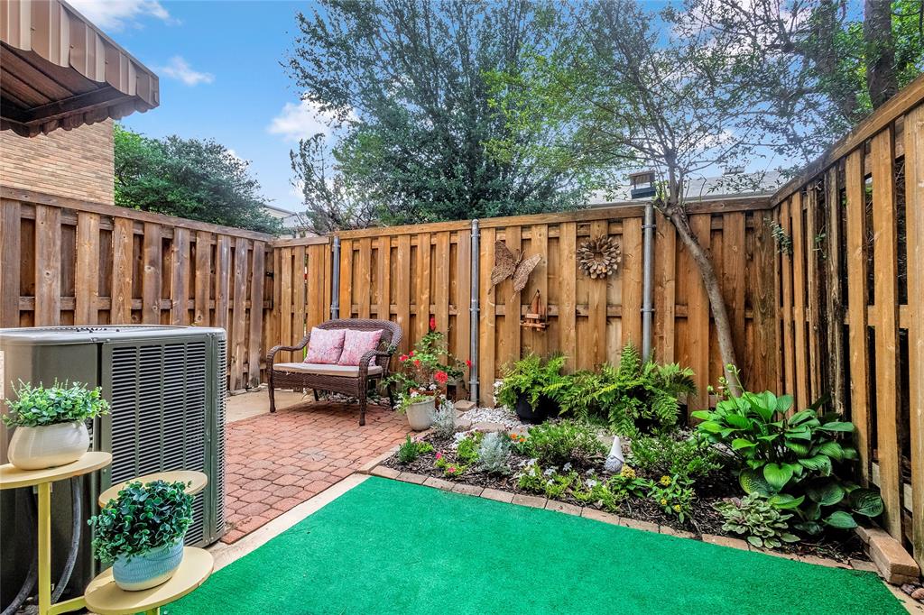 Brooktown Twnhs - Residential