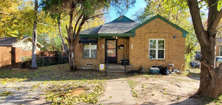 Nice 1-1 Duplex ready for your clients.