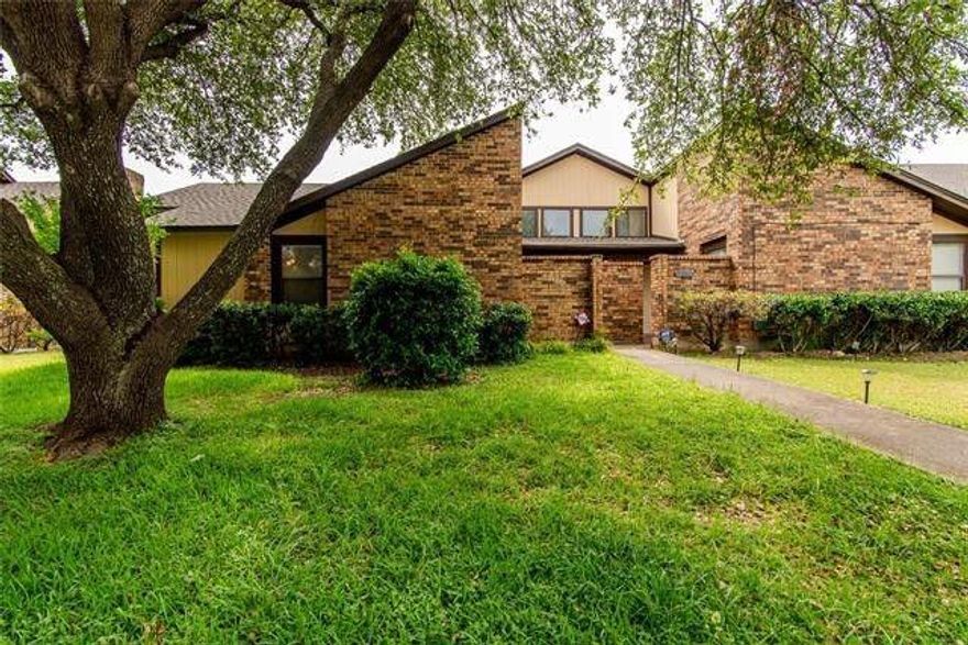 Located in far North Dallas next to Carrollton, 3912 Saint Christopher Lane is a spacious 3 bedroom 2 full bath DUPLEX. Laminated wood floors, tile in the kitchen and both bathrooms with double sinks in each. Fireplace, wet bar, covered patio, 2 car garage, fenced in backyard with lots of privacy. Easy access to Dallas North Tollway and George Bush Turnpike for an easy commute throughout the DFW area. Close to lots of SHOPPING and your choice of amazing RESTAURANTS. Come check us out !! It won’t disappoint. Great Investment!! Tenant occupied.