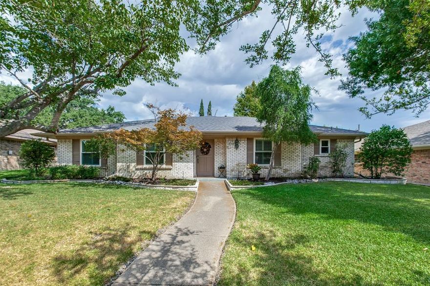 Excellent opportunity to move into the highly sought after Canyon Creek Neighborhood at a GREAT price. Now is your chance to take this beauty and make it your own. This single story, 4 bedroom, 2 and 1-half bath has a great split floorplan. Gorgeous backyard with recently updated pool and artificial turf for low-maintenance living. Recent improvements include new windows, pool equipment, foundation work with transferable warranty. HURRY! You don't want to miss this one.