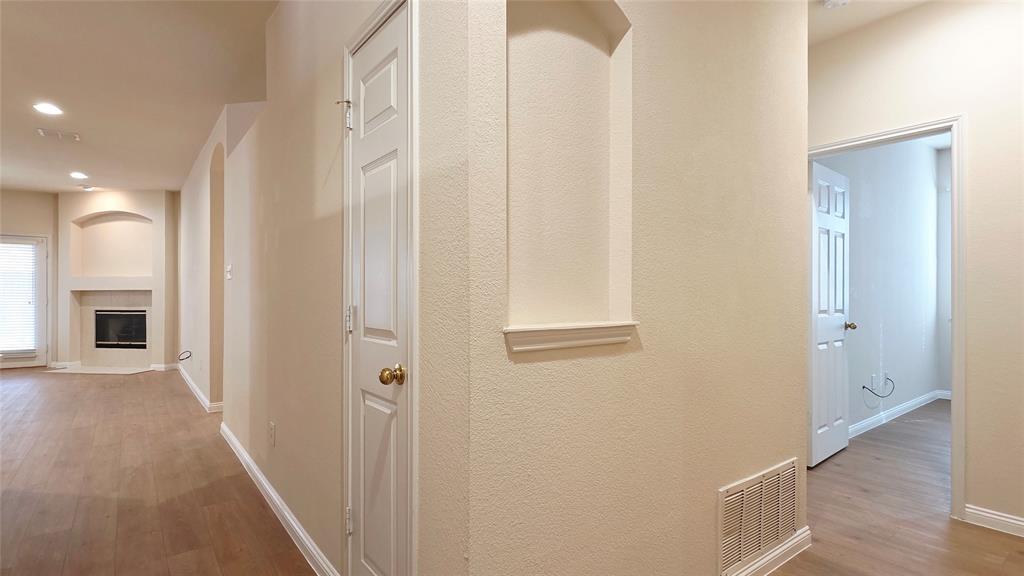 Meadows Of Roanoke Ph II - Residential Lease