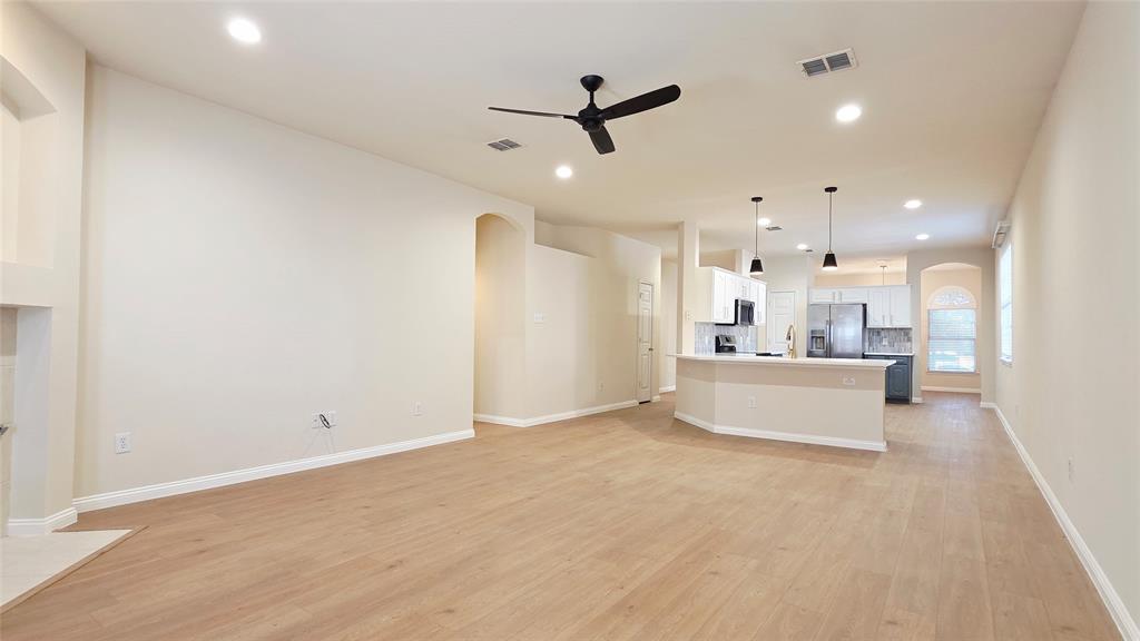 Meadows Of Roanoke Ph II - Residential Lease