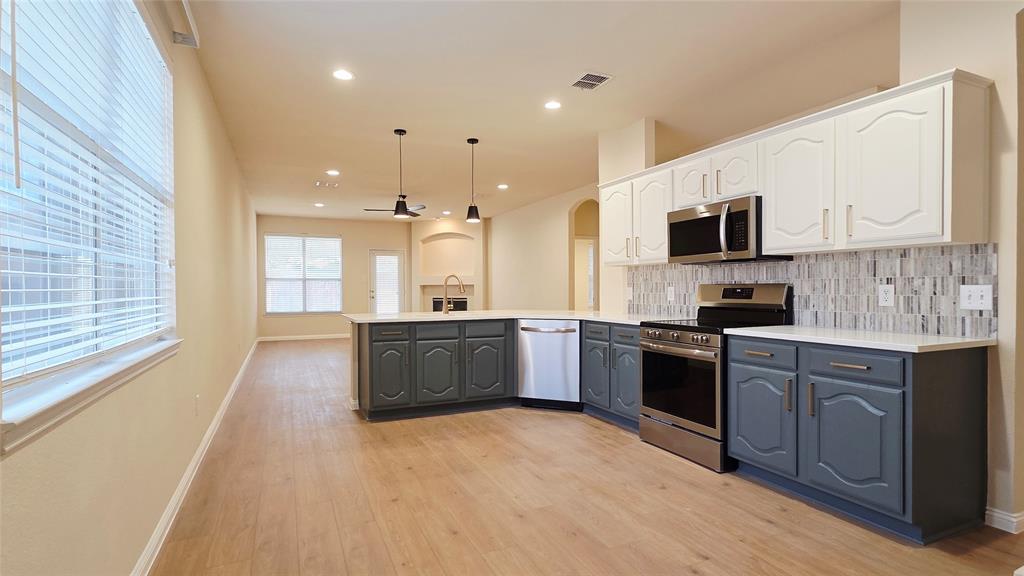 Meadows Of Roanoke Ph II - Residential Lease