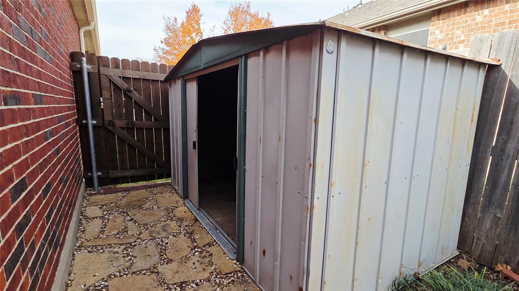 Meadows Of Roanoke Ph II - Residential Lease