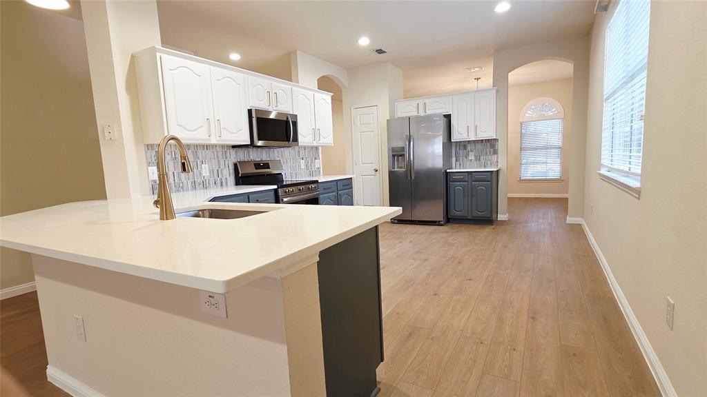 Meadows Of Roanoke Ph II - Residential Lease