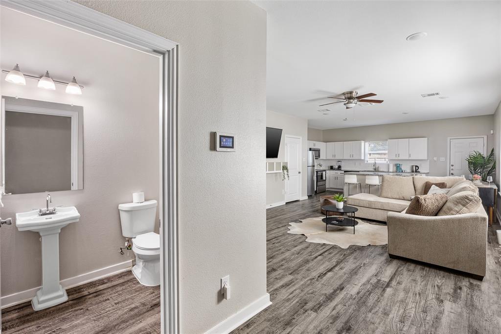 5006 Colonial Avenue