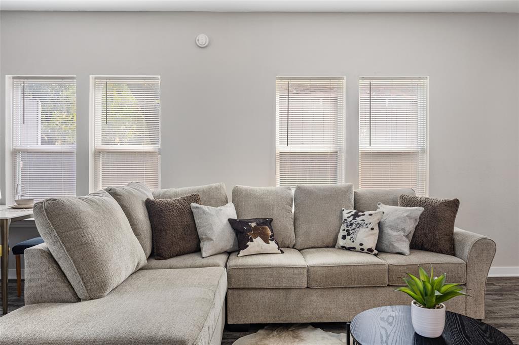 5006 Colonial Avenue