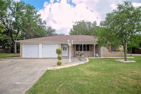 A home in Pilot Point