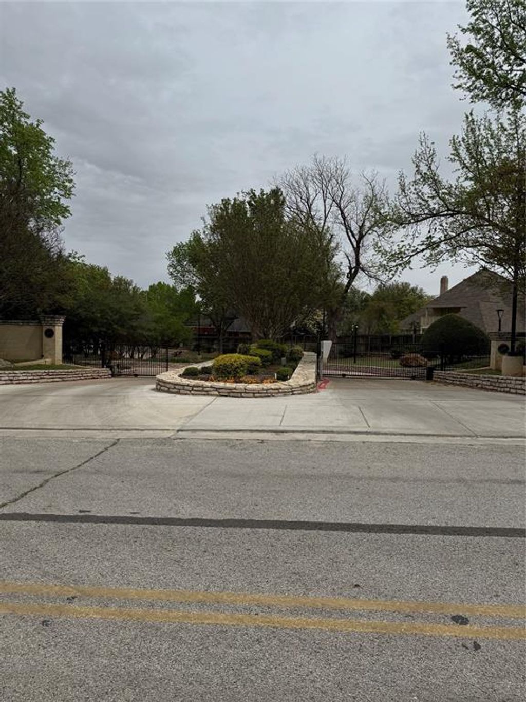 Photo of 2122 Reflection Bay Drive, Arlington, TX 76013 (MLS # 21253394)