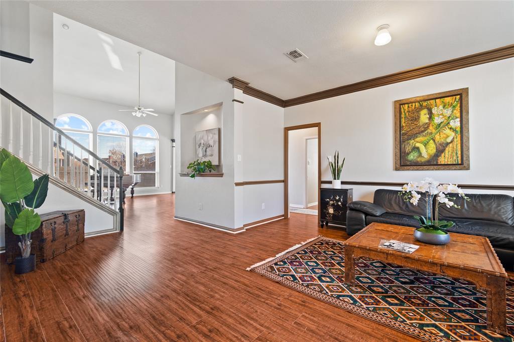 6413 Greenbriar Lane