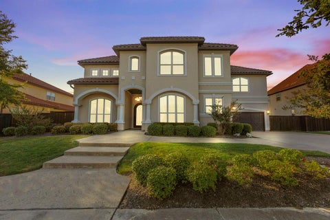 Photo of 947 Running Bay, Frisco, TX 75036 (MLS # 21360650)