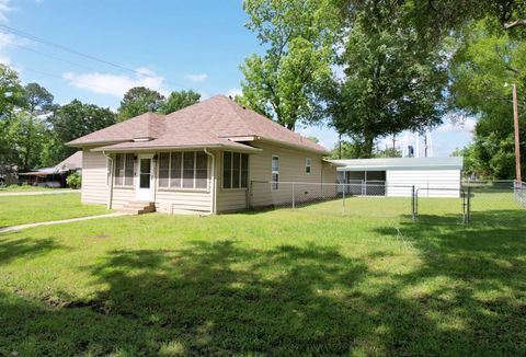 Single Family Residence in Quitman TX 401 Central Avenue.jpg