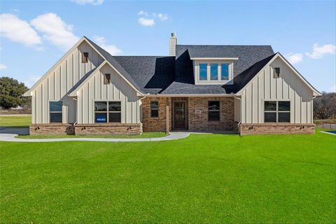 Single Family Residence in Springtown TX 8001 RanchView Place.jpg