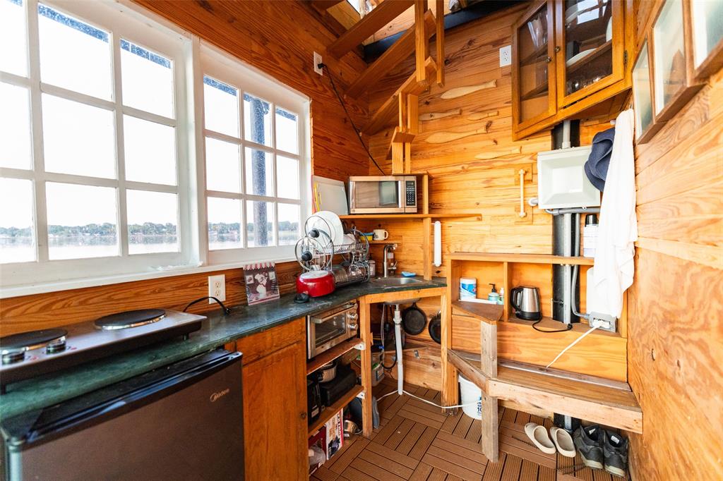 Cedar Crk Lndg - Land