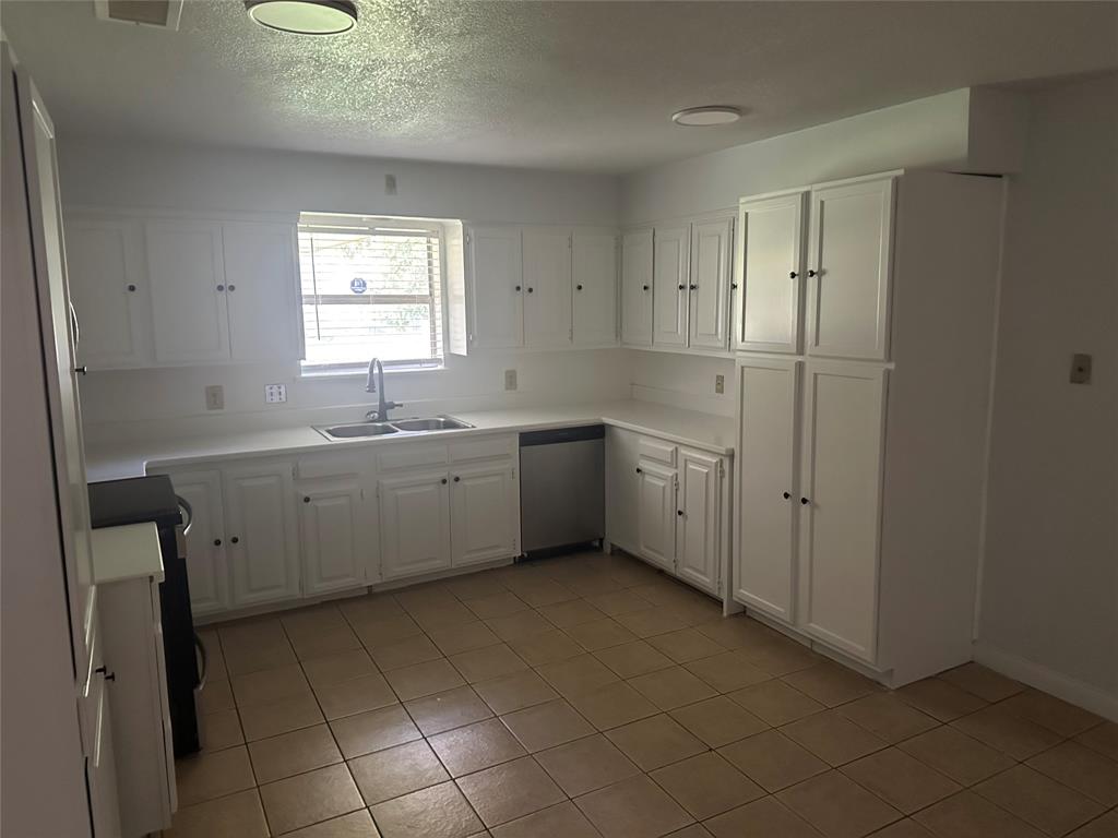 Doctor Skipworth Add - Residential Lease