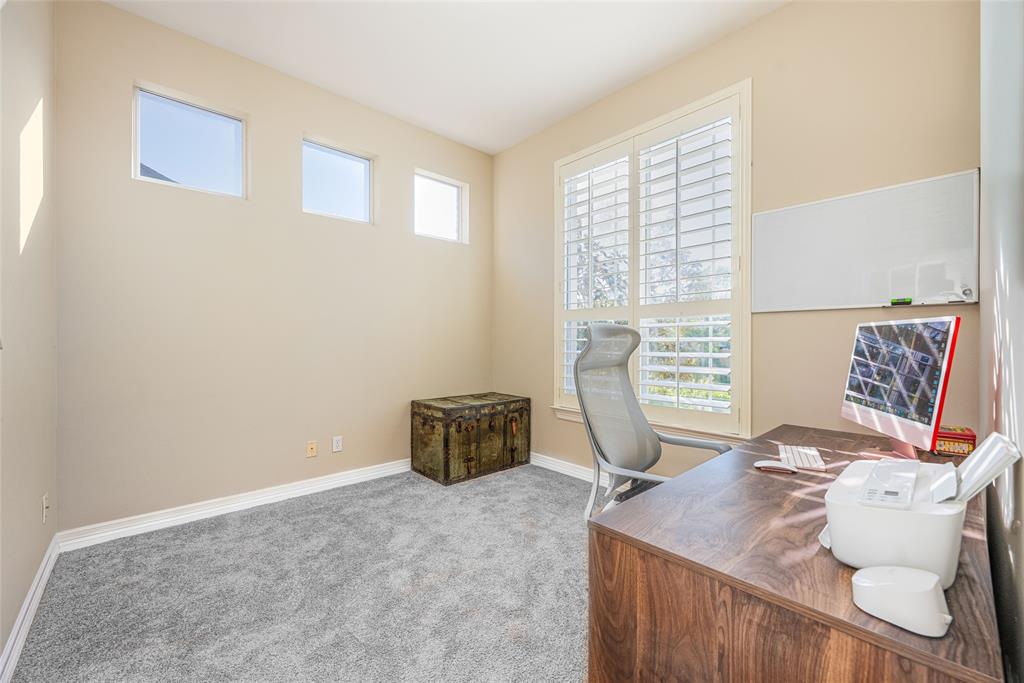 29 Remington Drive W