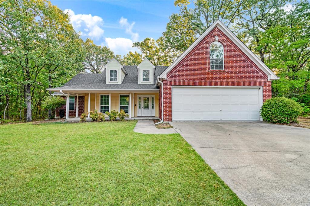 Photo of 139 Parc Ouest Drive, Paris, TX 75460 (MLS # 21374692)