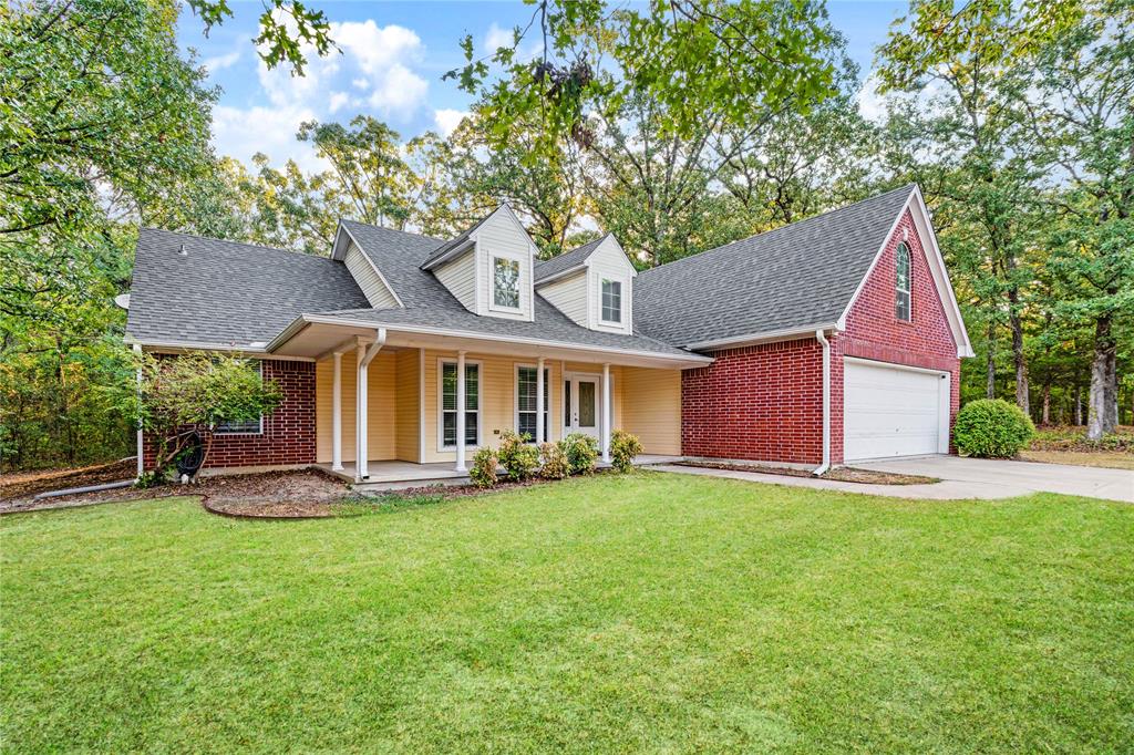 Photo of 139 Parc Ouest Drive, Paris, TX 75460 (MLS # 21374692)