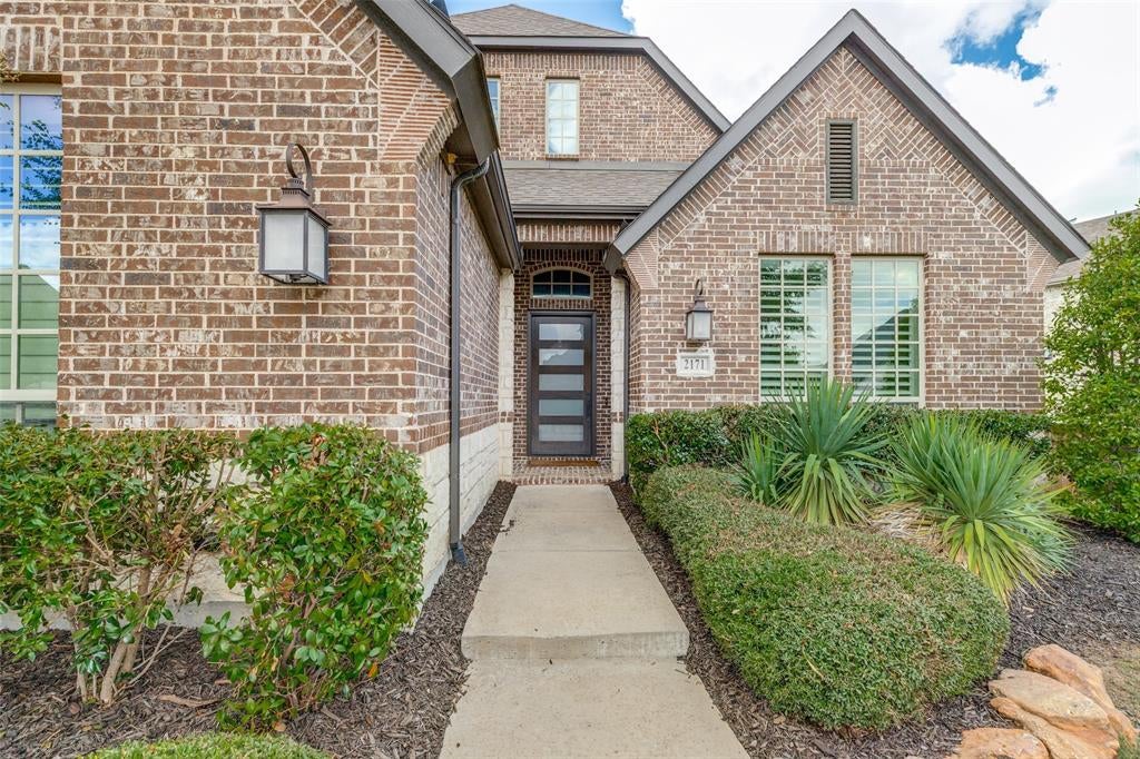 2171 Longmont Lane